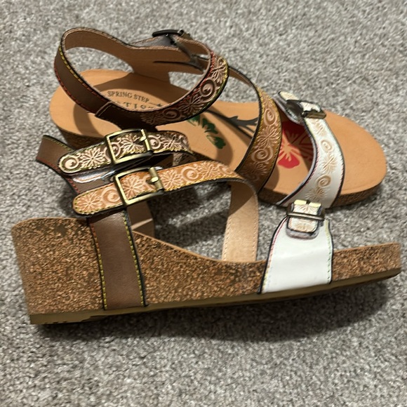 NOT FOR SALE - Picture 2 of 5